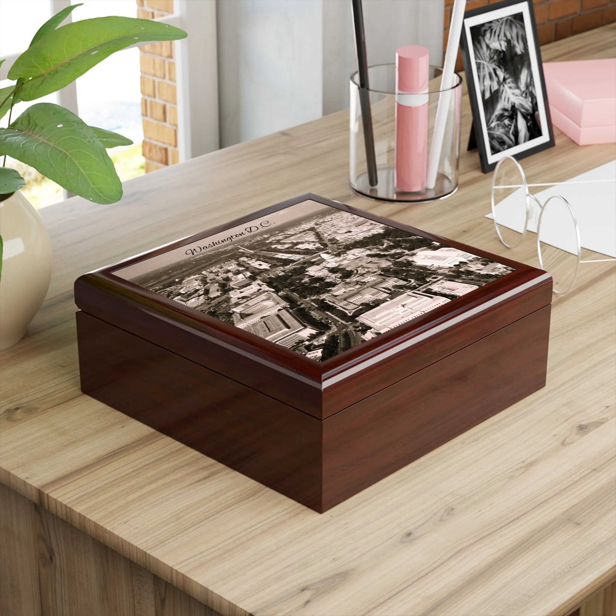 Washington D.C. Nostalgia Keepsake Jewelry Box with Ceramic Tile Cover