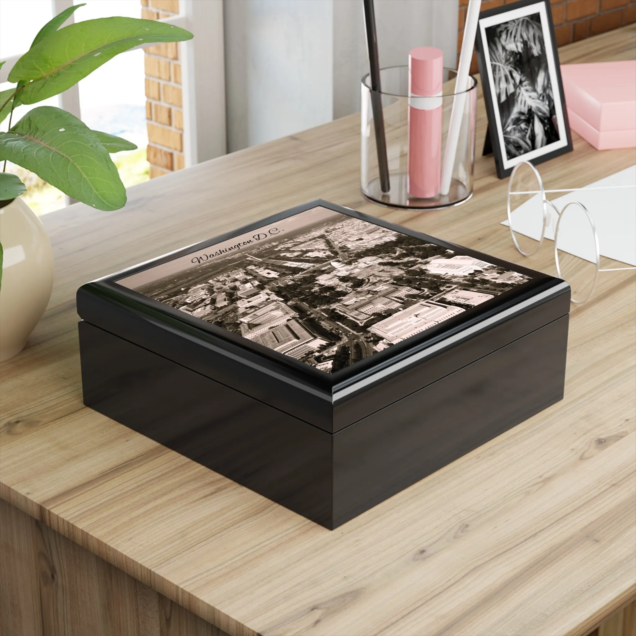 Washington D.C. Nostalgia Keepsake Jewelry Box with Ceramic Tile Cover